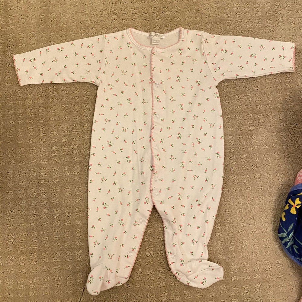 Like new kissy kissy classic rosebud onesie